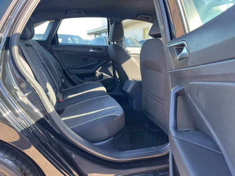 Volkswagen Jetta Vehicle Image 10