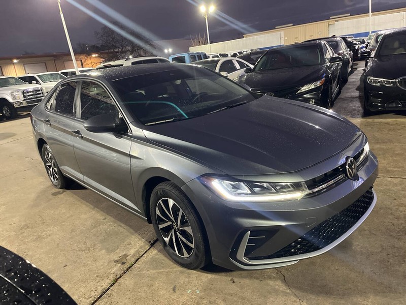 Volkswagen Jetta Vehicle Image 03