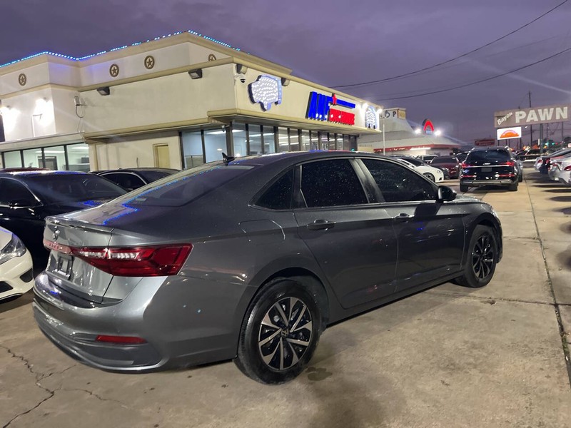 Volkswagen Jetta Vehicle Image 04