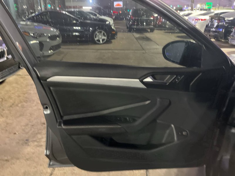 Volkswagen Jetta Vehicle Image 07