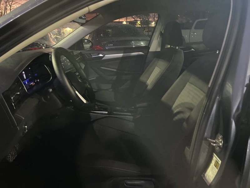 Volkswagen Jetta Vehicle Image 09