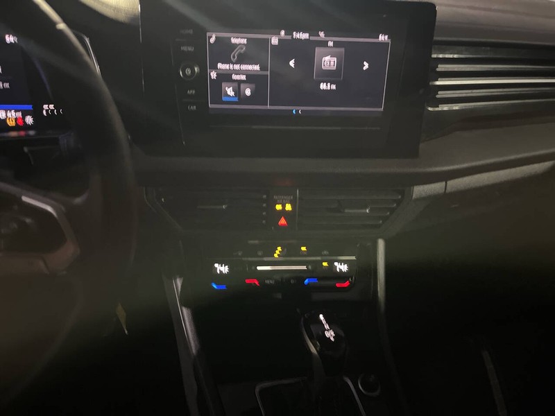 Volkswagen Jetta Vehicle Image 11