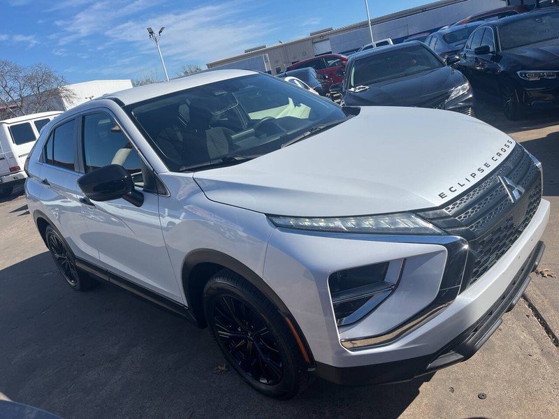 Mitsubishi Eclipse Cross Vehicle Image 03