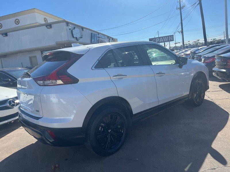 Mitsubishi Eclipse Cross Vehicle Image 04