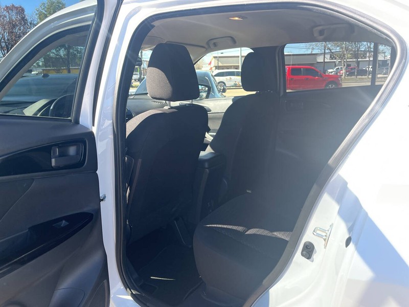 Mitsubishi Eclipse Cross Vehicle Image 13