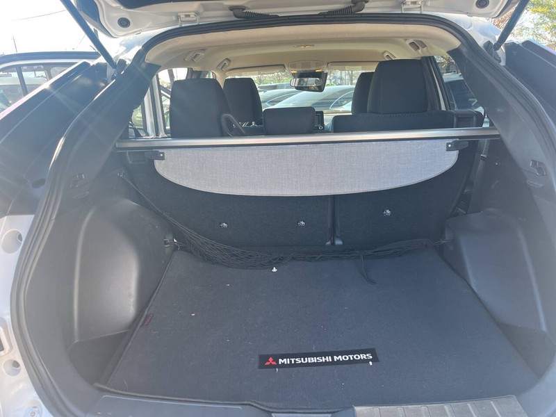 Mitsubishi Eclipse Cross Vehicle Image 15