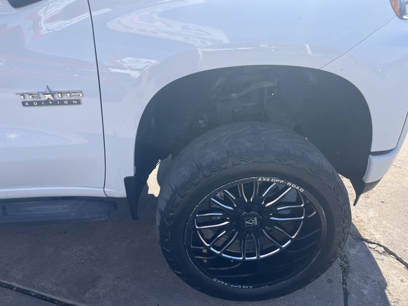 Chevrolet Silverado 1500 Vehicle Image 17