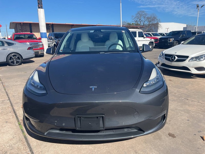 Tesla Model Y Vehicle Image 02