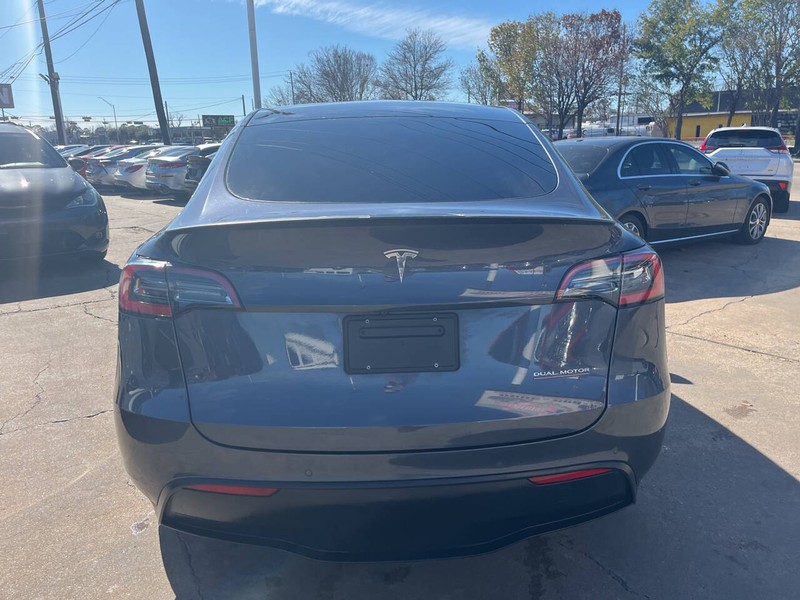 Tesla Model Y Vehicle Image 05