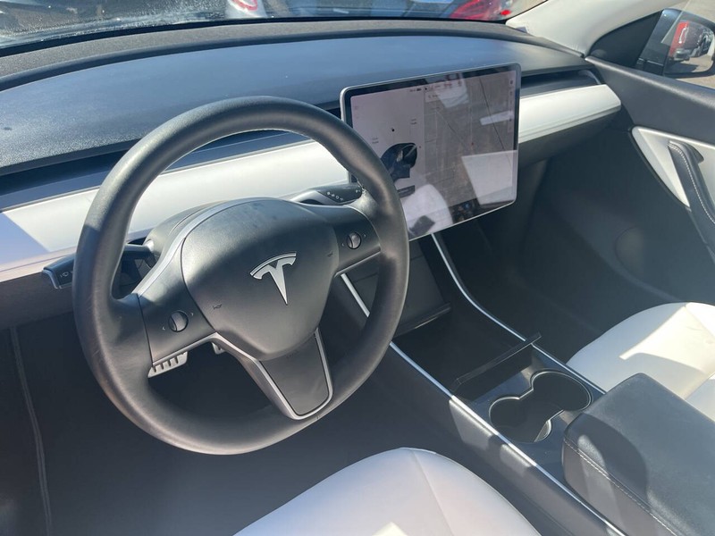 Tesla Model Y Vehicle Image 11