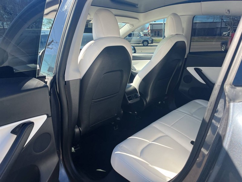 Tesla Model Y Vehicle Image 16