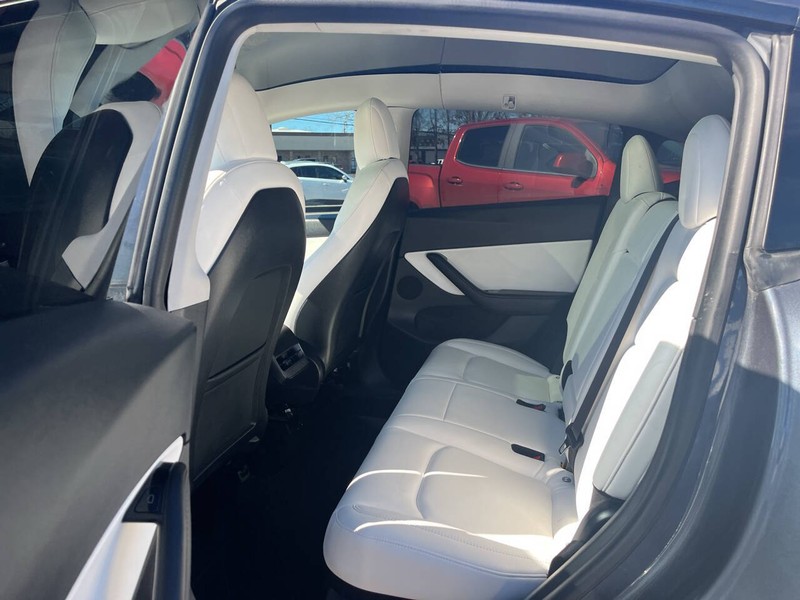 Tesla Model Y Vehicle Image 17