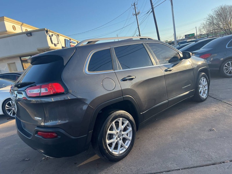 Jeep Cherokee Vehicle Image 04