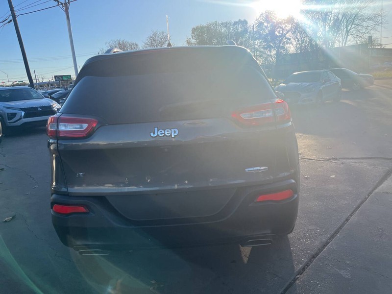 Jeep Cherokee Vehicle Image 05