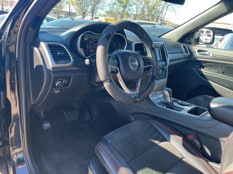 Jeep Grand Cherokee Vehicle Image 08