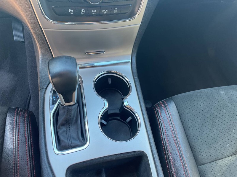 Jeep Grand Cherokee Vehicle Image 11