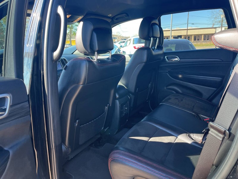 Jeep Grand Cherokee Vehicle Image 15