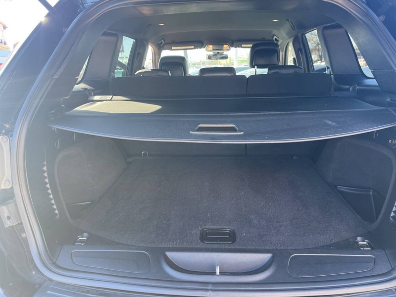 Jeep Grand Cherokee Vehicle Image 16