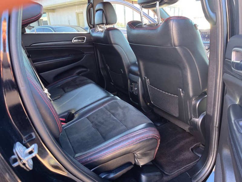 Jeep Grand Cherokee Vehicle Image 19