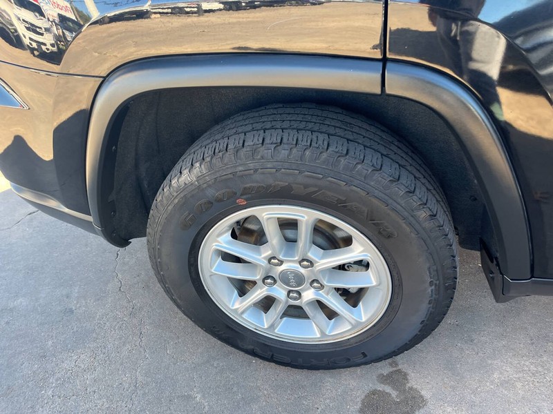 Jeep Grand Cherokee Vehicle Image 21