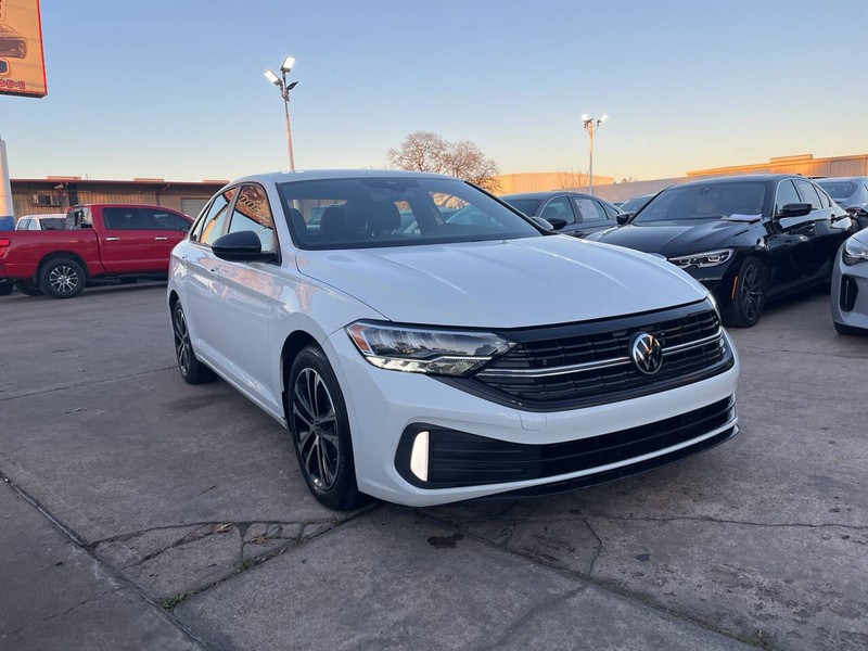 Volkswagen Jetta Vehicle Image 06