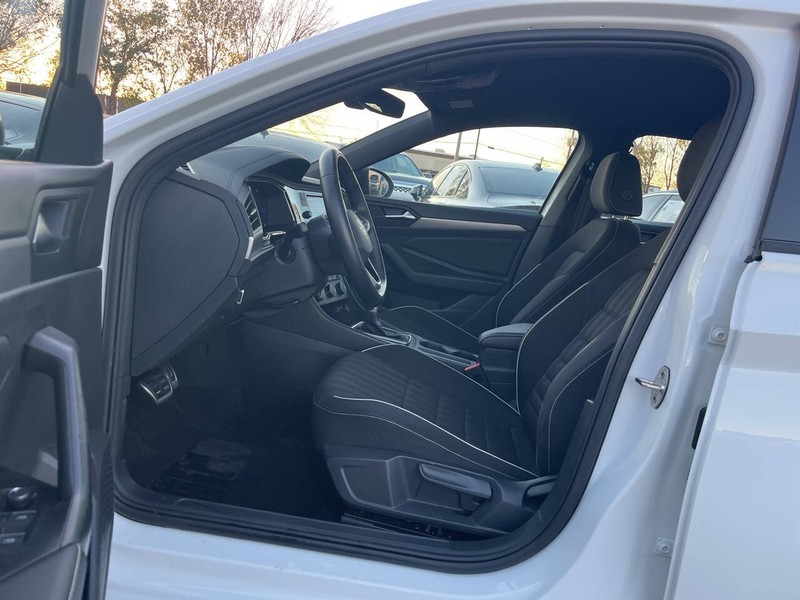 Volkswagen Jetta Vehicle Image 07