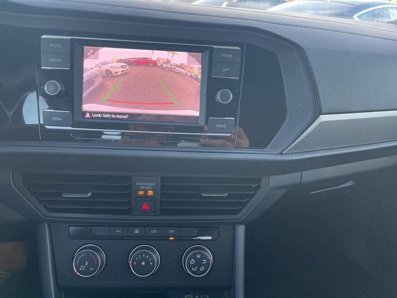 Volkswagen Jetta Vehicle Image 12