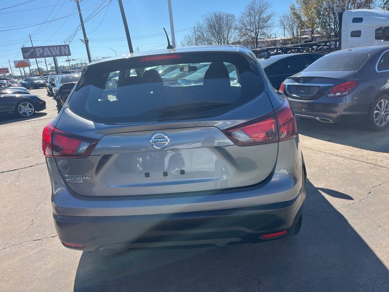 Nissan Rogue Sport Vehicle Image 05