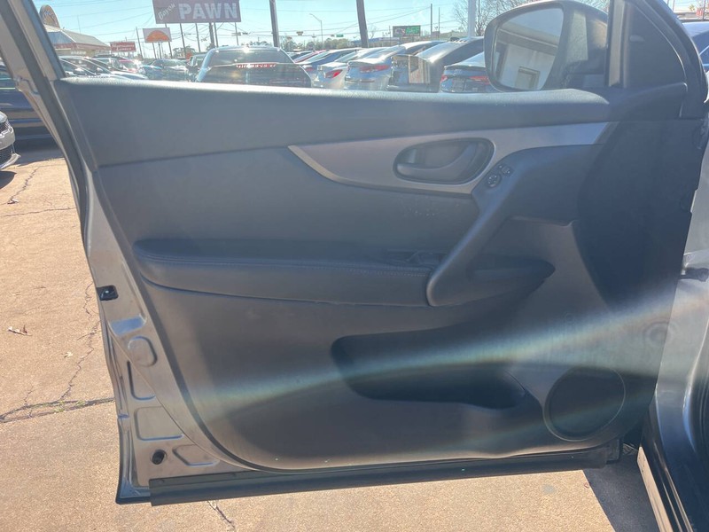 Nissan Rogue Sport Vehicle Image 07