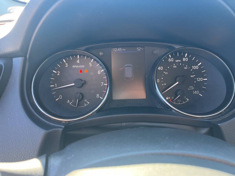 Nissan Rogue Sport Vehicle Image 08