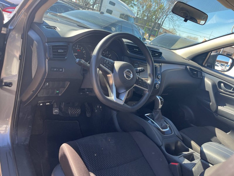 Nissan Rogue Sport Vehicle Image 09