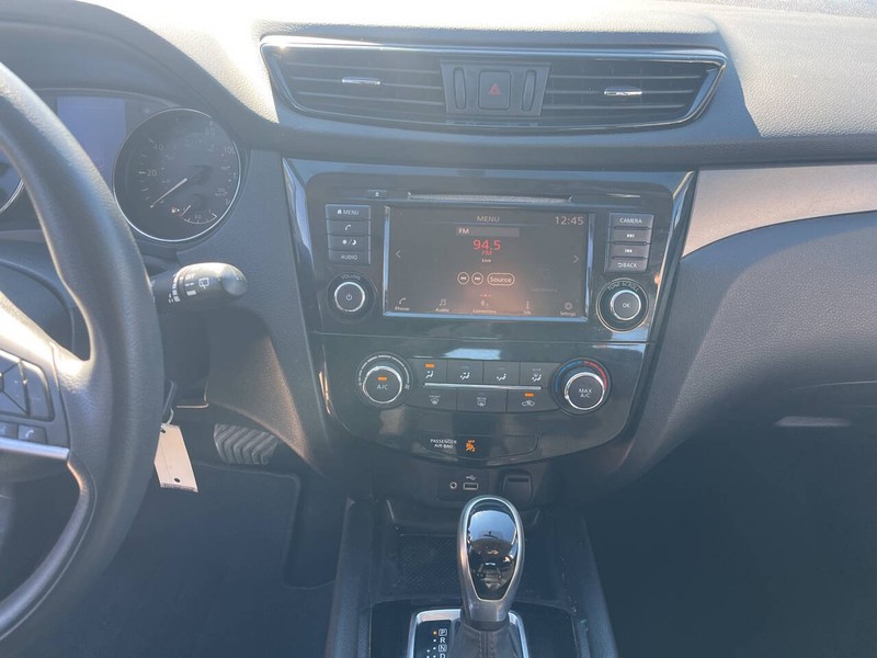 Nissan Rogue Sport Vehicle Image 11