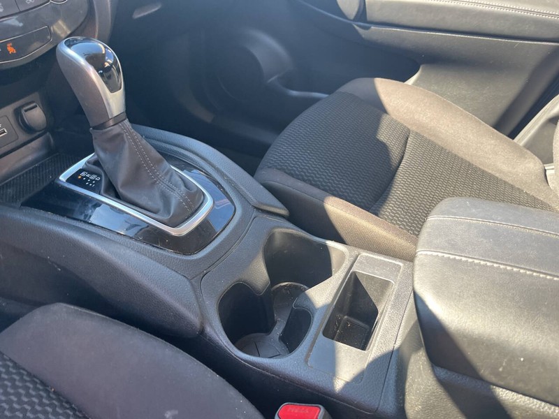 Nissan Rogue Sport Vehicle Image 12