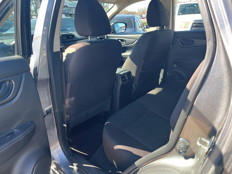 Nissan Rogue Sport Vehicle Image 15