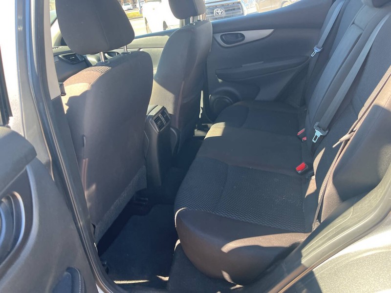 Nissan Rogue Sport Vehicle Image 16