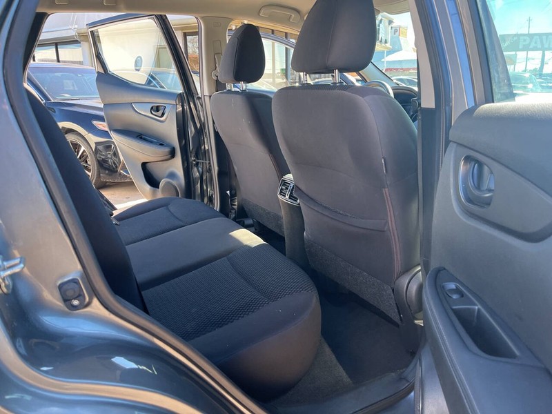 Nissan Rogue Sport Vehicle Image 19