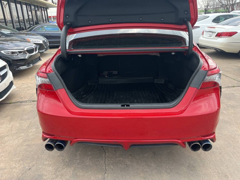 Toyota Camry Vehicle Image 09