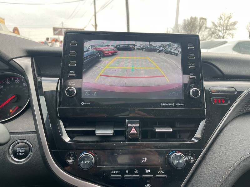 Toyota Camry Vehicle Image 12