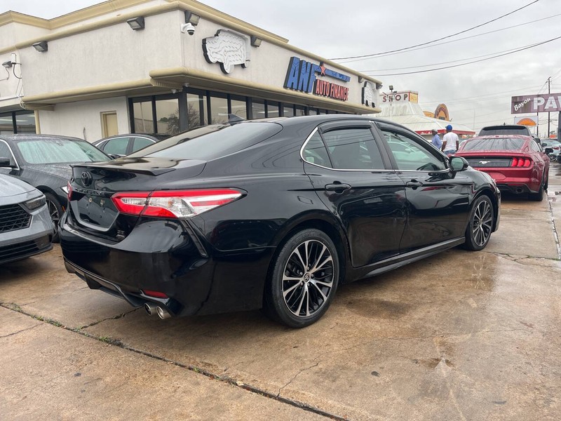 Toyota Camry Vehicle Image 05