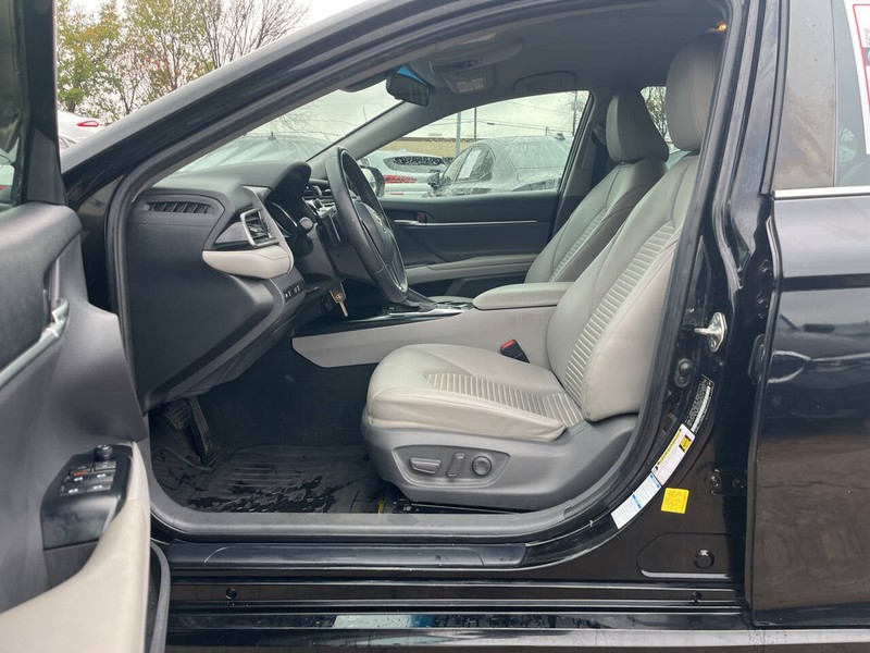 Toyota Camry Vehicle Image 07