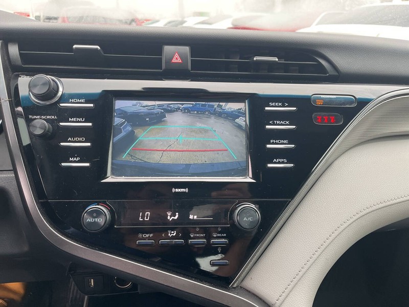 Toyota Camry Vehicle Image 11