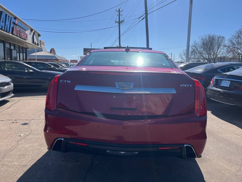 Cadillac CTS Sedan Vehicle Image 04