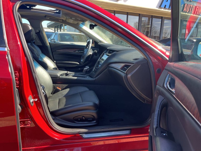 Cadillac CTS Sedan Vehicle Image 11