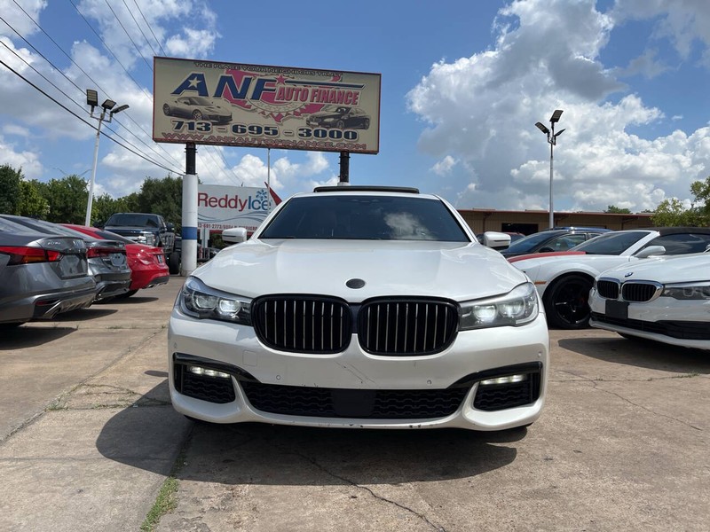 BMW 7 Series Vehicle Image 02