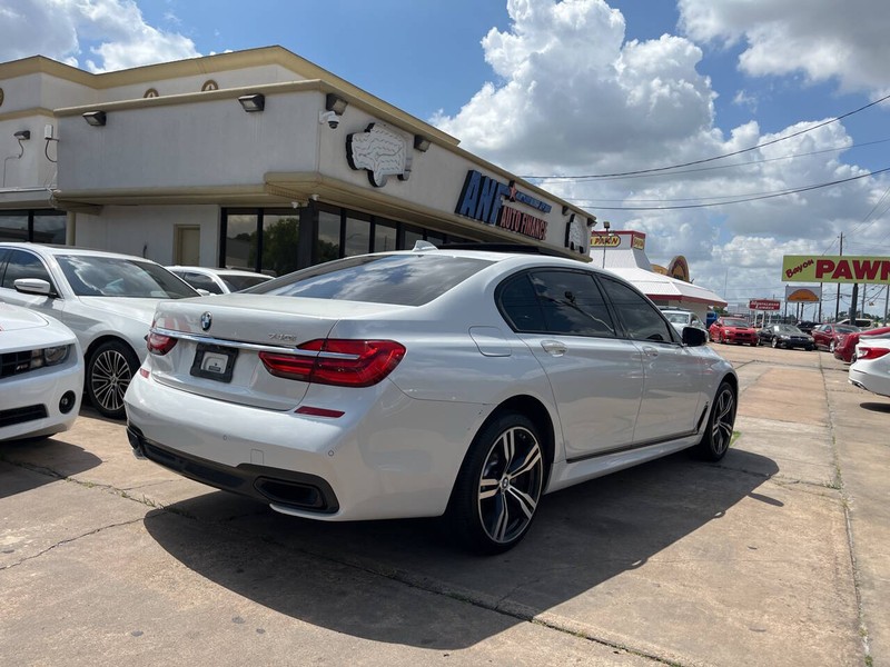BMW 7 Series Vehicle Image 05