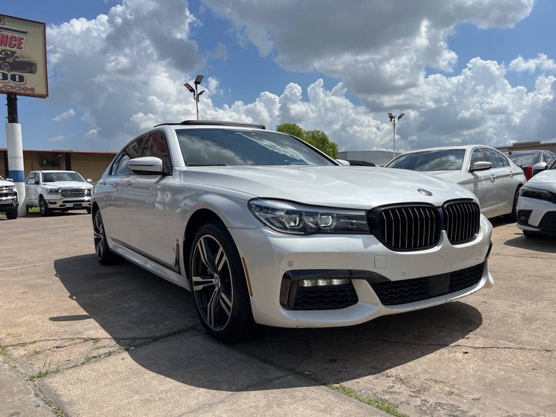 BMW 7 Series Vehicle Image 06
