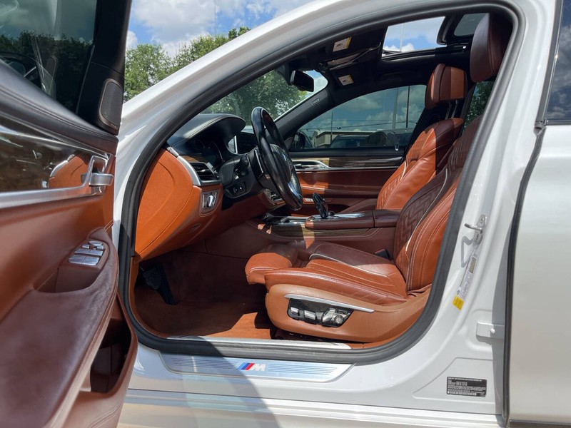 BMW 7 Series Vehicle Image 08