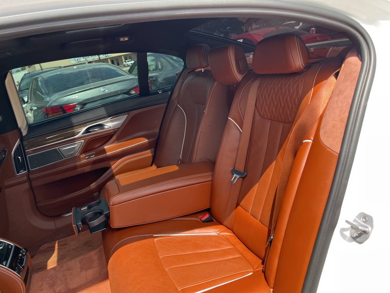BMW 7 Series Vehicle Image 10
