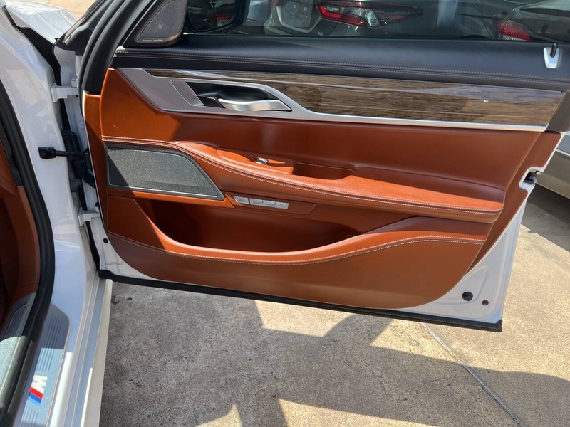 BMW 7 Series Vehicle Image 19