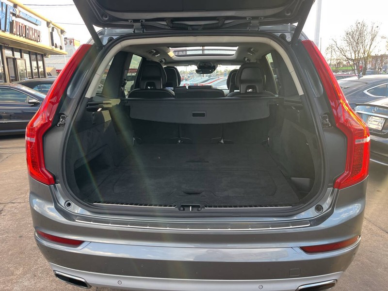 Volvo XC90 Vehicle Image 11